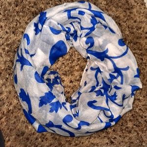 Eyeful White and Blue infinity scarf